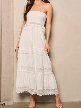 Meet for Tea White Strapless Tiered Maxi Dress with Pockets Size L